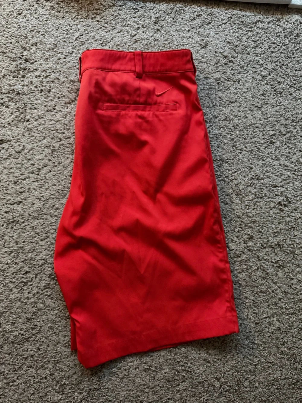 Nike Golf Tour Performance Dri-Fit shorts in Red Orange Mens Size 36 W - Picture 2 of 6